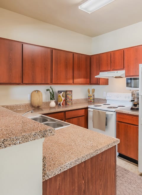 kitchen at Lakeside Pointe Apartments & Townhomes, Pearland, TX, 77584