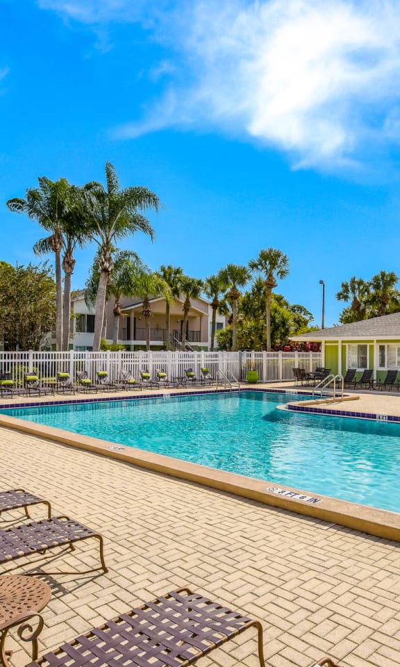 Turquoise Swimming Pool at Lakeside Glen Apartments, Melbourne, 32904