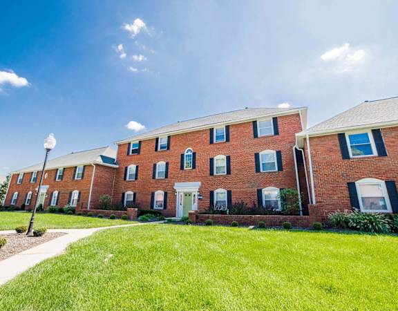 View of building at Barrington Estates Apartments, Indianapolis, IN
