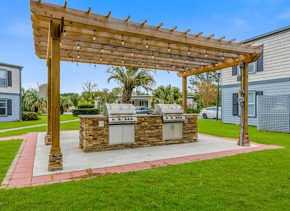 BBQ and picnic area at Planters Trace, South Carolina, 29414