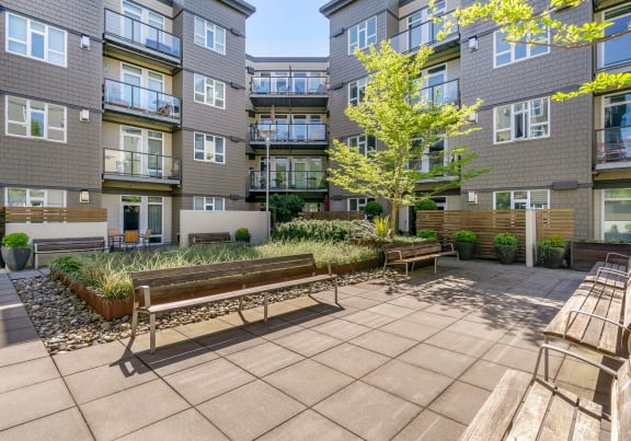 Open Courtyard at 128 on State in Kirkland, Washington