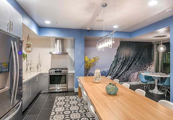 Modern Kitchen at East Village, San Diego, 9210