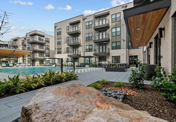 Lenox Katy Crossing Exterior and Pool
