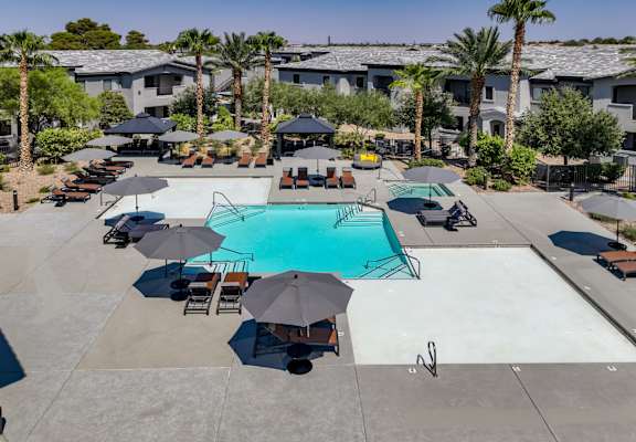 swimming pool at South Blvd apartments