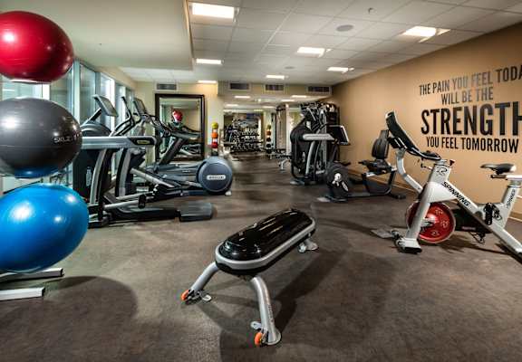 Fitness Center With Modern Equipment at Berkshire K2LA in 90005