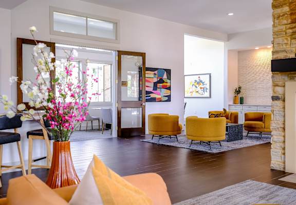 social lounge at The Falls at Copper Lake apartments