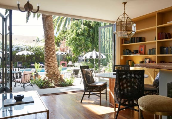 Community Clubroom at Villa Carlotta – Furnished Apartments, California, 90028