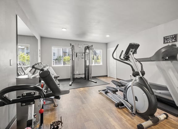 the gym at the callaway house austin at Mill Pond Apartments, Auburn, 98092