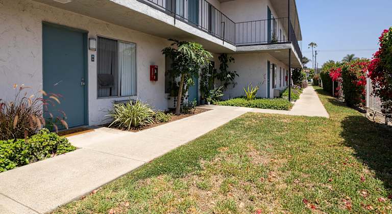 Valle at 9061 Kenwood 11 of 12