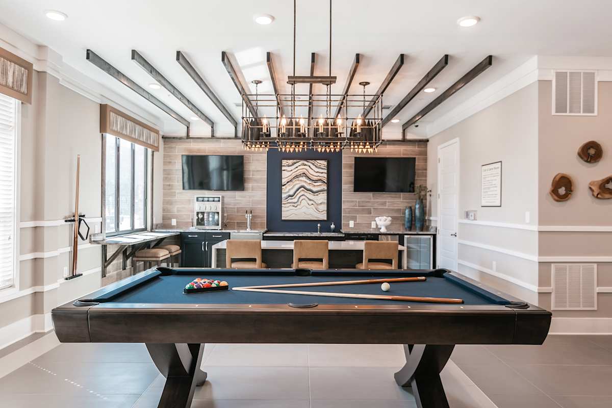 Vintage Foxland Apartments clubhouse game room - Gallatin, TN
