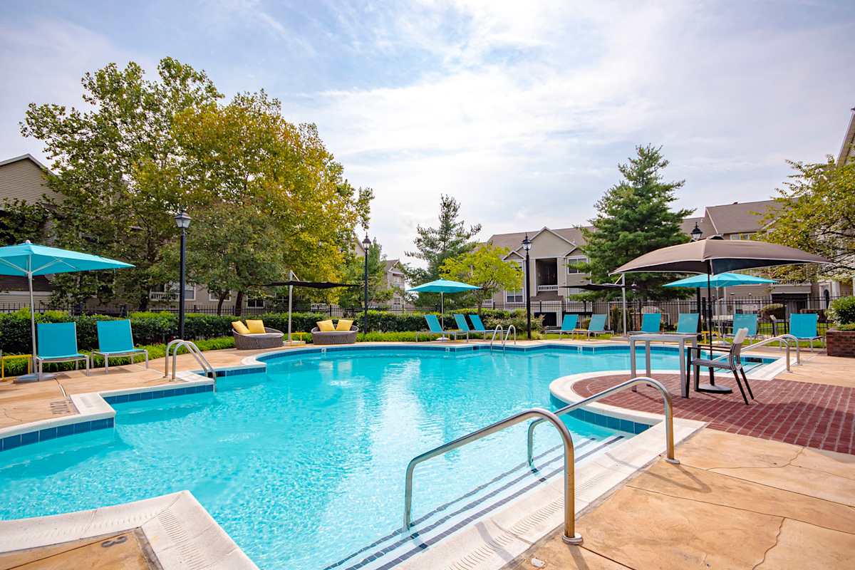 Saddle Ridge Apartments pool sundeck - Ashburn, VA
