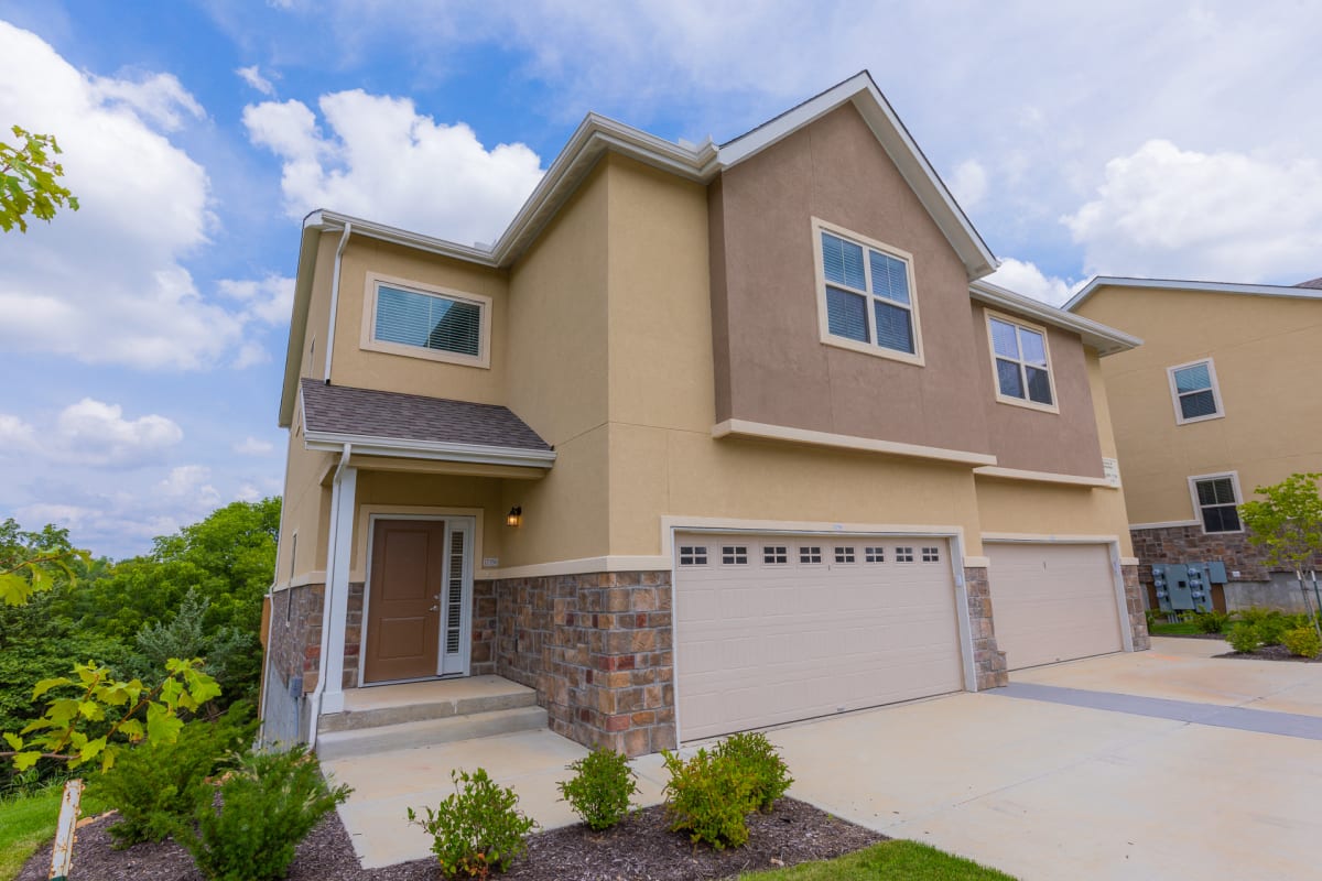 Apartments and Townhomes for Rent in Lenexa, KS Prairie Creek