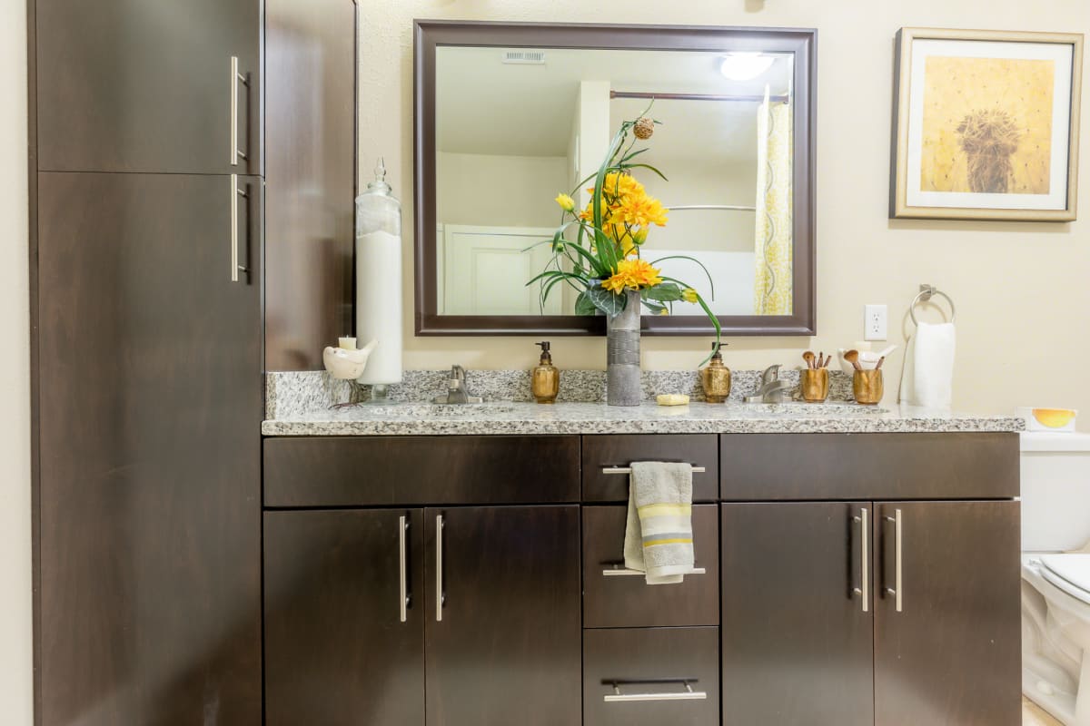 Apartments and Townhomes for Rent in Lenexa, KS Prairie Creek