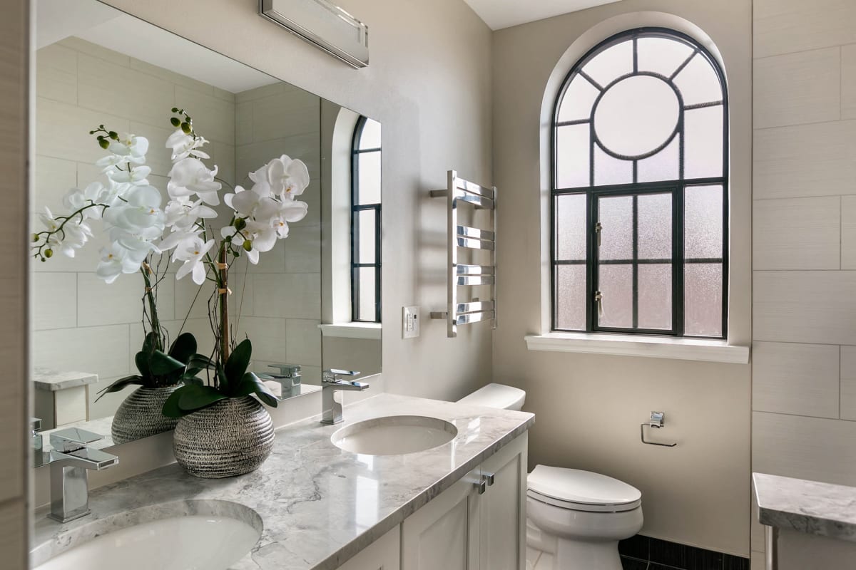Alden Park Luxury Apartments bathroom - Philadelphia, PA