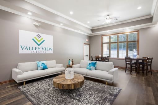 the estates at tanglewood|valley view living room