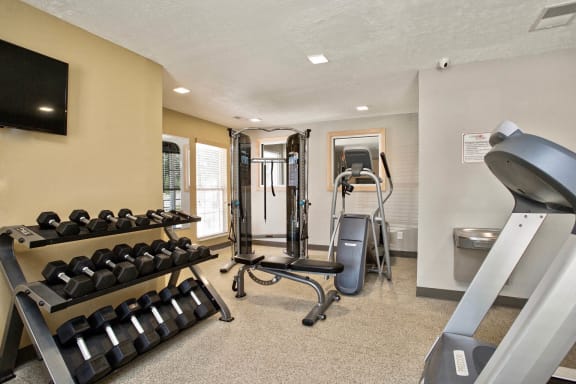 the gym at the preserve apartments at Chariot Pointe Apartments, Tennessee