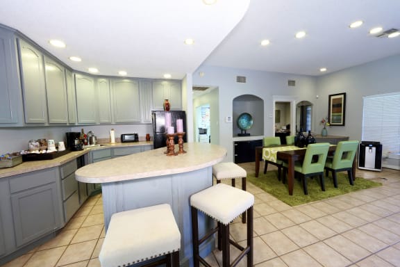 Diamond Lakes kitchen.