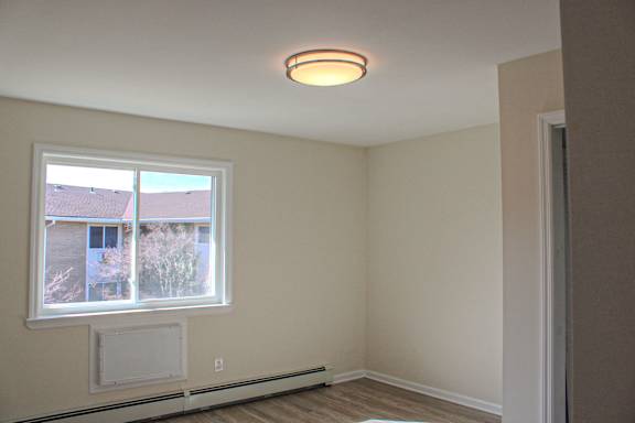 best garden style one bedroom and two bedroom rental apartments for rent at edgewater east/west apartments in long branch, nj near the jersey shore beach on the water