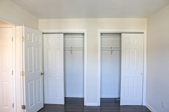 best garden style one bedroom and two bedroom rental apartments for rent at edgewater east/west apartments in long branch, nj near the jersey shore beach on the water