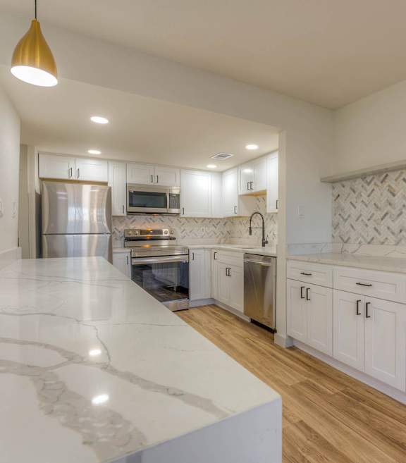 Bright Kitchen at The Garden District Apartments, Germantown, TN
