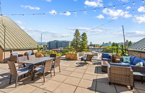 High Street Terrace Apartments Rooftop Patio with Seating and Fire Pit