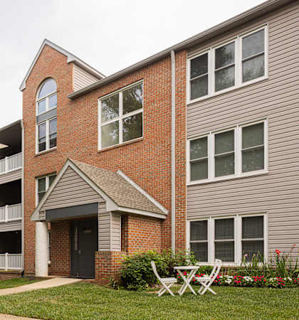 Exterior View at Meadows Apartments, Emmaus, PA, 18049