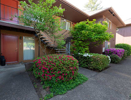 Royal Oaks Apartments Exterior