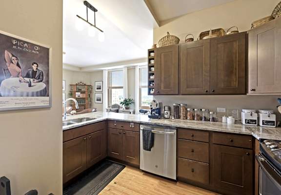 Pioneer Endicott Apartments Kitchen, St Paul