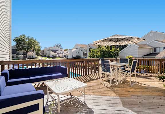 Outdoor Deck Seating at Glen at Bogey Hills, St. Charles, MO 63303
