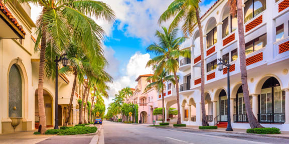 Nearby Retail at Water's Edge Apartments, Sunrise, Florida