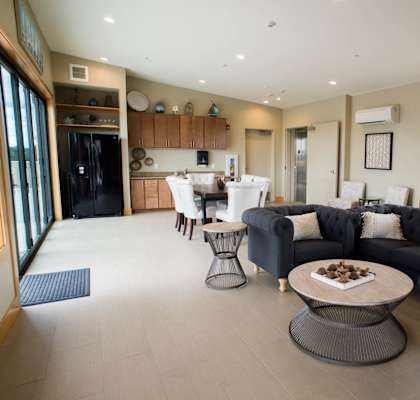 Resident Lounge at Quinten Tower, Portland, OR, 97232