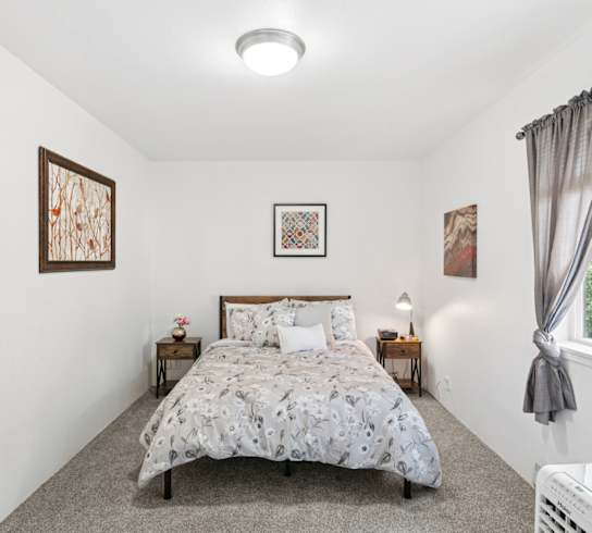 Jenna Village Apartments in Springfield, Oregon Model Bedroom
