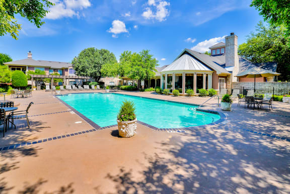 Bentley Place Apartments Sparkling Pool for relaxing in the warmer seasons!