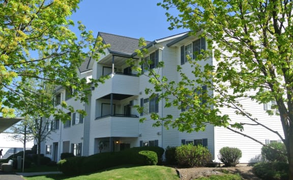 Farr Court Apartments in Spokane Valley, Washington Exterior