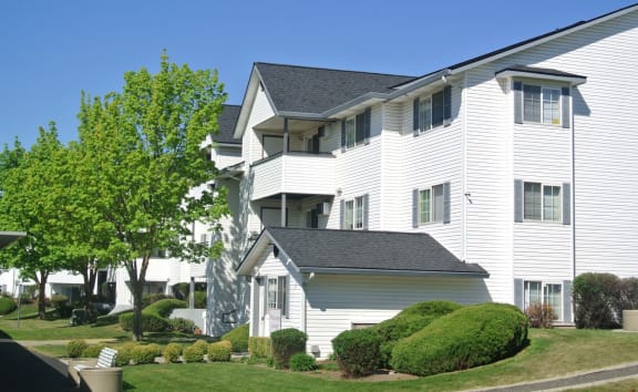 Farr Court Apartments in Spokane Valley, Washington Exterior