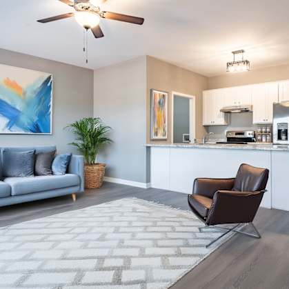 Modern Kitchen Area at Club Villas Apartments, Kathleen, GA, 31047