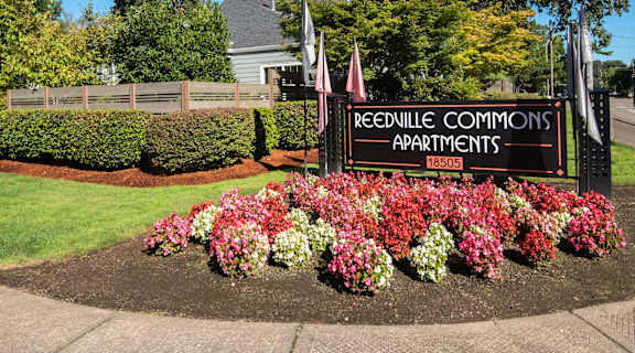 Reedville Commons Apartments Monument Sign