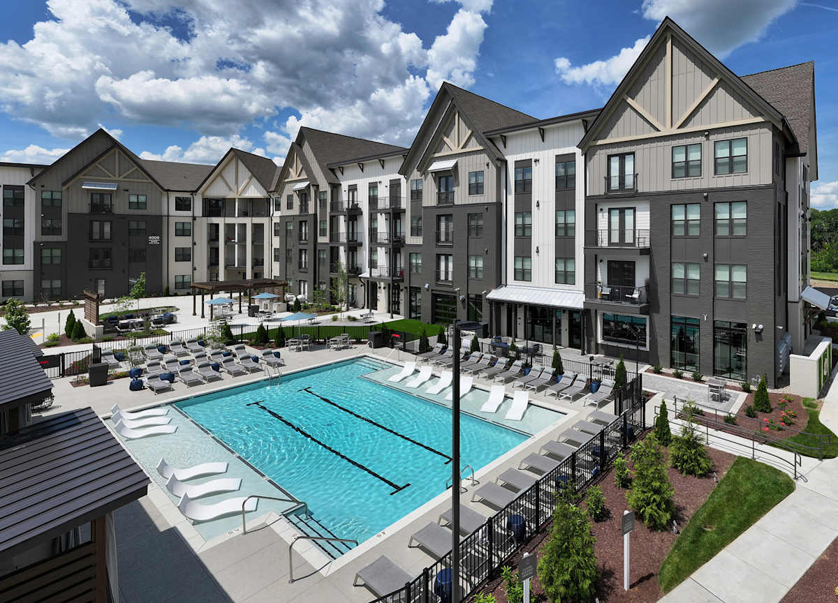 Vintage Stonetrace pool and building exterior - Smyrna, TN