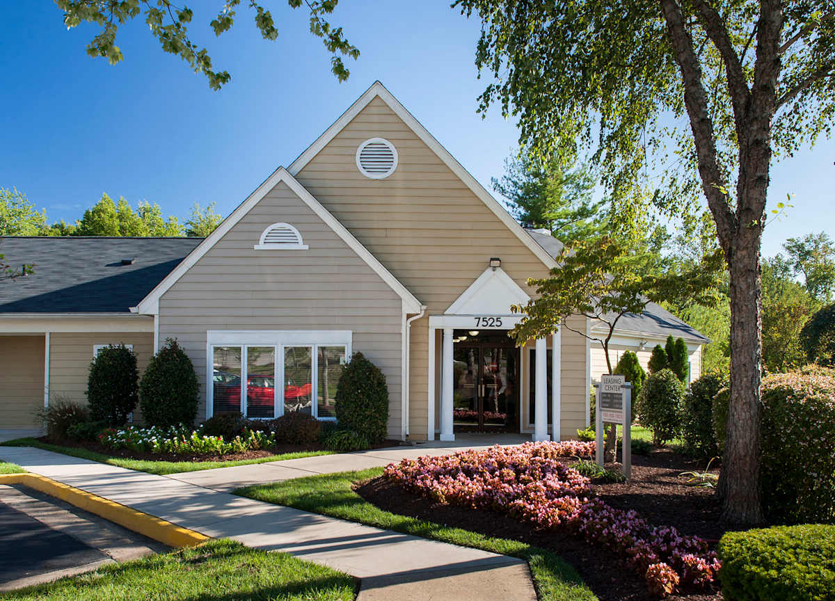 Woodside Apartments exterior - Lorton, VA