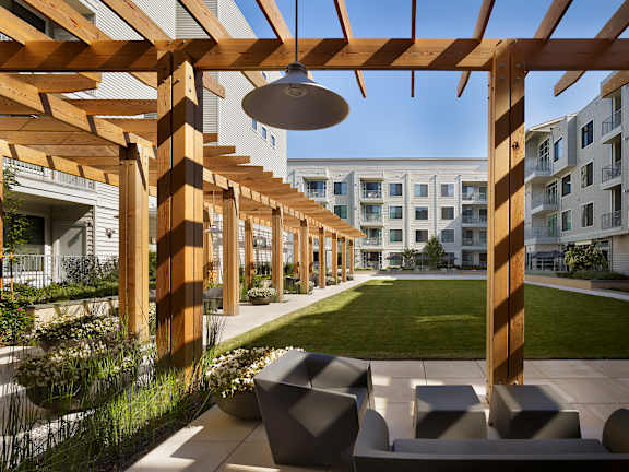 AVE Clifton courtyard