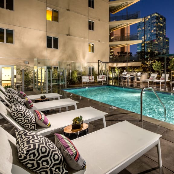 Stunning Swimming Pool with Sundeck at Berkshire K2LA in 90005