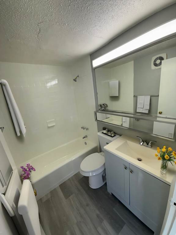 Master Bathroom at Lifestyle Apartments at Syracuse, Syracuse, New York