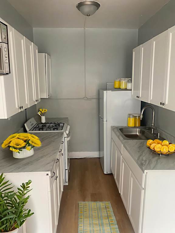 Functional Kitchen at Lifestyle Apartments at Syracuse, Syracuse
