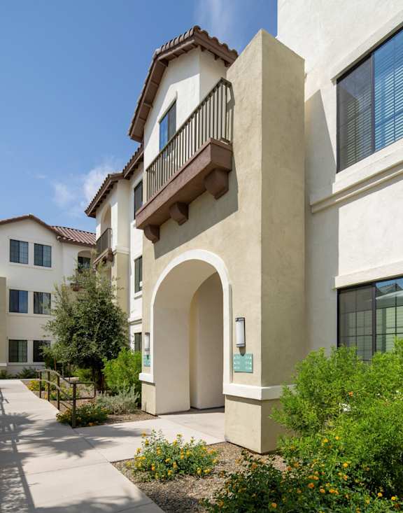 Spire Deer Valley Apartments in Phoenix, Arizona Exterior