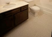 Thumbnail 23 of 39 - Priscilla Standish - Bathroom