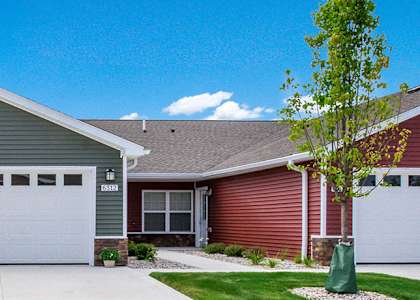 Grand Rapids Michigan Apartment Rentals Redwood Grand Rapids Bainbrook Way Flash Gallery Front Exterior