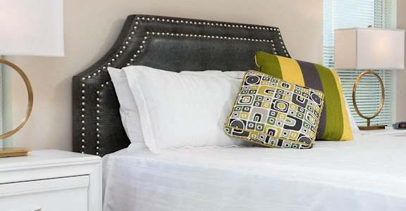 Avon Lake OH apartment rentals Redwood Avon Lake flash gallery bedroom