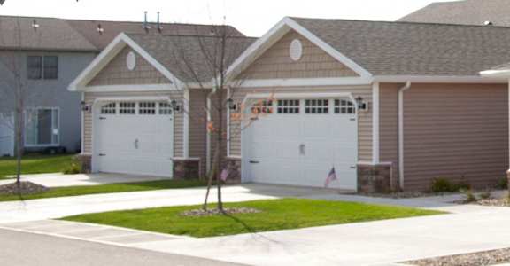 Avon Lake OH apartment rentals Redwood Avon Lake flash gallery exterior