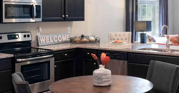 Macomb Michigan Apartment Rentals Redwood Living Redwood Macomb