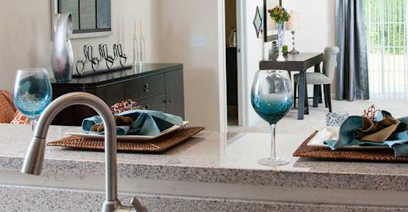 Grand Rapids Michigan Apartment Rentals Redwood Living Redwood Grand Rapids Mohican Avenue SE Flash Gallery Kitchen